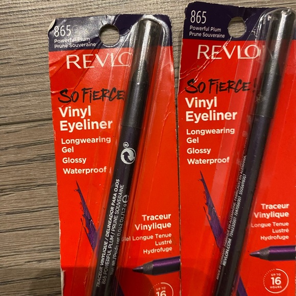 Revlon So Fierce Vinyl Eyeliner in Powerful Plum - Picture 3 of 4